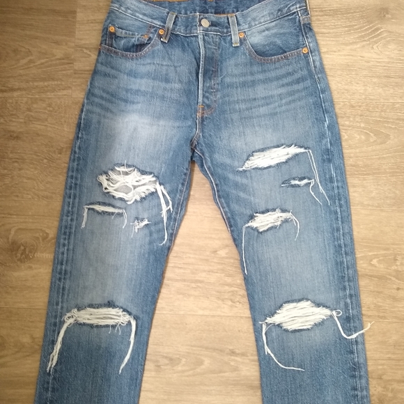 Rare Levi's 501 Ripped Mom Jeans - Picture 2 of 3